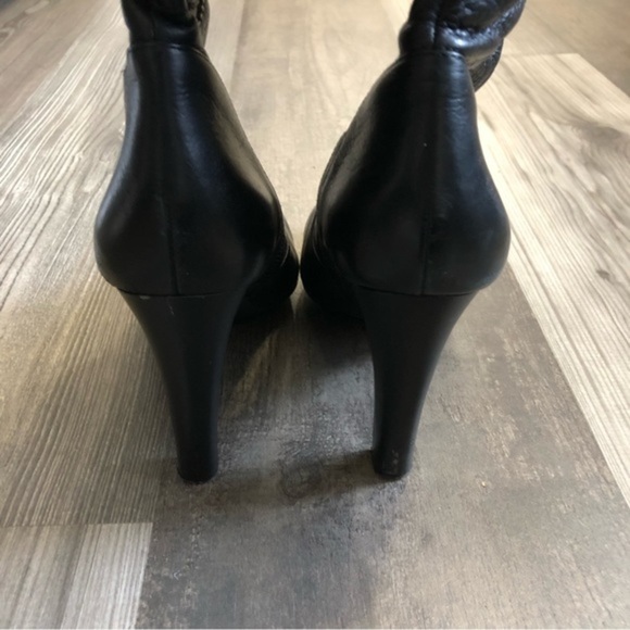 DKNY Black Heeled Round Toe Black Boots 8.5 - Picture 8 of 9